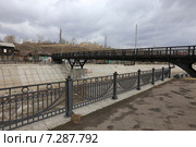 Пешеходный мост через реку Кача, Красноярск (2015 год). Стоковое фото, фотограф Алексей Гусев / Фотобанк Лори