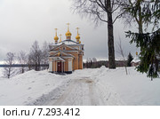 Всехсвятский храм Важеозерского мужского монастыря. Карелия, начало марта, пасмурно. Горизонтальная версия. (2015 год). Стоковое фото, фотограф Сергей Рыбин / Фотобанк Лори