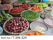 Vietnam, Hanoi, Fresh fruits and vegetables street markets. Стоковое фото, агентство BE&W Photo / Фотобанк Лори