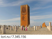 Marocco – Hassan Tower or Tour Hassan, the minaret of an incomplete mosque in Rabat, mausoleum of Mohamed VAfrica, Morocco, Rabat, Hassan tower. Редакционное фото, агентство BE&W Photo / Фотобанк Лори