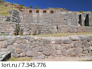 peru - tambomachay or tampumachay, archaeological site associated with the inca empire, located near cusco.Peru, Cuzco Area, Crow Valley, Tambomachay, Ruin Spring. Стоковое фото, агентство BE&W Photo / Фотобанк Лори