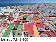 View from Torre Tavira tower to colorful roofs of Cadiz, Costa de la Luz, Andalusia, Spain. Стоковое фото, агентство BE&W Photo / Фотобанк Лори
