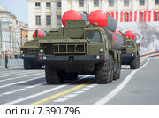 Пусковые установки ЗРС С-300ПМ на репетиции парада в честь Дня Победы в Санкт-Петербурге (2015 год). Редакционное фото, фотограф Виктор Карасев / Фотобанк Лори