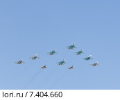 Высший пилотаж над Москвой во время Парада Победы (2015 год). Стоковое фото, фотограф Ekaterina Andreeva / Фотобанк Лори