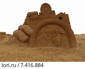 Скульптура из песка. Рука, нажимающая на спуск фотоаппарата (2009 год). Редакционное фото, фотограф SevenOne / Фотобанк Лори