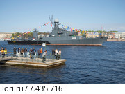 МПК "Уренгой" на празднике в честь дня Победы. Санкт-Петербург (2015 год). Редакционное фото, фотограф Виктор Карасев / Фотобанк Лори