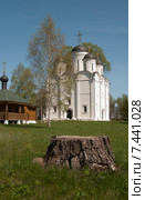 Храм Архангела Михаила в селе Микулино Городище (2015 год). Стоковое фото, фотограф Александр Курлович / Фотобанк Лори