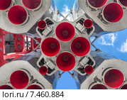 «Восток» - советский космический корабль на ВДНХ у павильона «Космос». Москва (2015 год). Редакционное фото, фотограф Владимир Сергеев / Фотобанк Лори