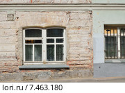 Москва, Хитровская площадь, старинная кирпичная кладка в доме 11. Дом Е. П. Ярошенко с палатами (XVII века) стольника Бутурлина (2015 год). Стоковое фото, фотограф Овчинникова Ирина / Фотобанк Лори
