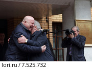 Генеральный директор предприятия «Софрино» Евгений Алексеевич Пархаев принимает официальные поздравления от губернатора Нижегородской области Валерия Шанцева (2015 год). Редакционное фото, фотограф Дмитрий Неумоин / Фотобанк Лори