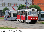 Москва. Настоящее и будещее городского трамвая. Tatra T3SU и 71-414 (2015 год). Редакционное фото, фотограф Александр Тарасенков / Фотобанк Лори