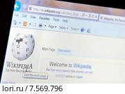 Веб-страница Wikipedia (2011 год). Редакционное фото, фотограф Iordache Magdalena / Фотобанк Лори