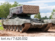 Тяжелая огнеметная система ТОС-1А "Солнцепек" на полигоне. Парк "Патриот". "Армия-2015". Кубинка, Алабино. Редакционное фото, фотограф Алексей Бок / Фотобанк Лори