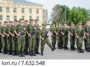 Строй солдат на мероприятии принятия присяги (2015 год). Редакционное фото, фотограф Гетманец Инна / Фотобанк Лори