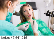 Portrait of dentist and patient at dental clinic. Стоковое фото, фотограф Яков Филимонов / Фотобанк Лори