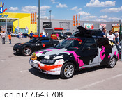 Автомобиль ВАЗ 2110"Пантерка" на автошоу у торгового центра М5 МОЛЛ в Рязани (2015 год). Редакционное фото, фотограф Александр Мишков / Фотобанк Лори