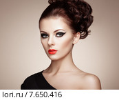Portrait of beautiful sensual woman with elegant hairstyle. Стоковое фото, агентство Ingram Publishing / Фотобанк Лори