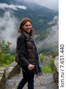 Woman crossing a footbridge, Paro Valley, Paro District, Bhutan (2010 год). Стоковое фото, фотограф Keith Levit / Ingram Publishing / Фотобанк Лори