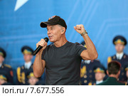 Эстрадный певец Олег Газманов на церемонии закрытия Международного военно-технического форума "Армия-2015". Кубинка, военно-патриотический парк "Патриот" Редакционное фото, фотограф Игорь Долгов / Фотобанк Лори