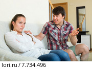 Woman consoling the depressed man. Стоковое фото, фотограф Яков Филимонов / Фотобанк Лори