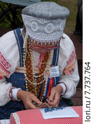 Женщина, кружевница, за работой (2015 год). Редакционное фото, фотограф Svet / Фотобанк Лори