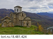 Сентинский храм в горах Карачаево-Черкесии. Стоковое фото, фотограф Алексей Бок / Фотобанк Лори