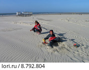 fun child joy beach play. Стоковое фото, фотограф Andreas Hömer / PantherMedia / Фотобанк Лори