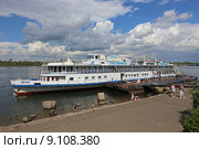 Плавучая гостиница «Литва», Красноярск (2015 год). Редакционное фото, фотограф Алексей Гусев / Фотобанк Лори