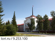 Нарьян-Мар, здание окружной администрации (2015 год). Стоковое фото, фотограф Елена Боброва / Фотобанк Лори