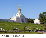 Гербовый корпус Большого дворца ("Особая кладовая"). Петергоф (2015 год). Редакционное фото, фотограф Сергей Афанасьев / Фотобанк Лори