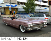 Wheels Classic Motor Meet в Хапаранде, Швеция. Кадиллак Эльдорадо 2‑дверный, кабриолет, серия 6400, 1959 год (2015 год). Редакционное фото, фотограф Валерия Попова / Фотобанк Лори
