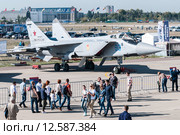 МиГ-31БМ - сверхзвуковой всепогодный истребитель-перехватчик дальнего радиуса действия. Международный авиационно-космический салон МАКС-2015. Редакционное фото, фотограф Алексей Бок / Фотобанк Лори