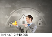 Businessman with duck. Стоковое фото, фотограф Sergey Nivens / Фотобанк Лори