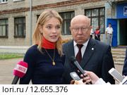 Наталья Водянова и Валерий Шанцев (2015 год). Редакционное фото, фотограф Андрей Забродин / Фотобанк Лори