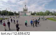 Центральный павильон и центральная авеню на ВДНХ (2015 год). Редакционное видео, видеограф Vladimir Botkin / Фотобанк Лори