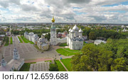 Пролетая над главной площади Вологды (2015 год). Стоковое видео, видеограф Михаил Коханчиков / Фотобанк Лори