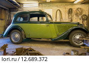 Автомобиль Adler Trumpf Junior 1937 г.в. в гараже перед реставрацией (2015 год). Редакционное фото, фотограф Виктор Карасев / Фотобанк Лори
