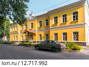 Здание администрации Ельнинского городского поселения. Ельня (2015 год). Стоковое фото, фотограф Сергей Лаврентьев / Фотобанк Лори