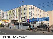 "Мекка" автомобилистов в Строгино. Москва (2015 год). Редакционное фото, фотограф Сергей Соболев / Фотобанк Лори