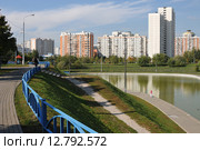 Жилые дома района Марьино. Москва. Дюссельдорфский парк. (2015 год). Стоковое фото, фотограф Юрий Морозов / Фотобанк Лори