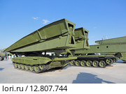 Танковый мостоукладчик МТУ-90 на Международном военно-техническом форуме "Армия-2015". Кубинка, военно-патриотический парк "Патриот" Редакционное фото, фотограф Игорь Долгов / Фотобанк Лори