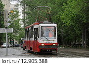 Москва, 27 трамвай на Соболевском проезде (2015 год). Редакционное фото, фотограф Володина Ольга / Фотобанк Лори