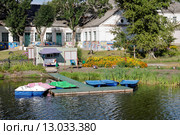 Богородицк. Лодочная станция на пруду (2015 год). Редакционное фото, фотограф Илюхина Наталья / Фотобанк Лори