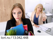 Девушку уволили с работы. Стоковое фото, фотограф Людмила Дутко / Фотобанк Лори