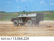 Демонстрация возможностей военного бронированного автомобиля КАМАЗ в рамках Международного военно-технического форума АРМИЯ-2015 на полигоне Алабино в Московской области. Редакционное фото, фотограф Игорь Долгов / Фотобанк Лори