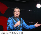 В Продюсерском центре Игоря Сандлера прошла пресс-конференция, посвящённая 50-летию легендарной группы Бари Алибасова «Интеграл». Руководитель московского Театра эстрады Геннадий Хазанов. (2015 год). Редакционное фото, фотограф Александр С. Курбатов / Фотобанк Лори