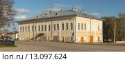 Здание городской управы, гогод Тотьма, Вологодская область, панорамный вид (2014 год). Стоковое фото, фотограф Самохвалов Артем / Фотобанк Лори