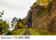 Осень на оз.Байкал.Кругобайкальская железная дорога. (2015 год). Редакционное фото, фотограф Роман Ушаков / Фотобанк Лори