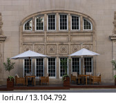 Exterior Patio at the Ritz Carlton (2013 год). Редакционное фото, фотограф Keith Levit / Ingram Publishing / Фотобанк Лори