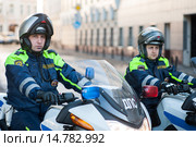 Автоинспекторы ГИБДД на мотоциклах (2013 год). Редакционное фото, фотограф Михаил Михин / Фотобанк Лори